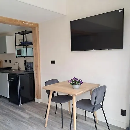 Strandhuisje Freek, 900 M Zee En Vakantiehuis