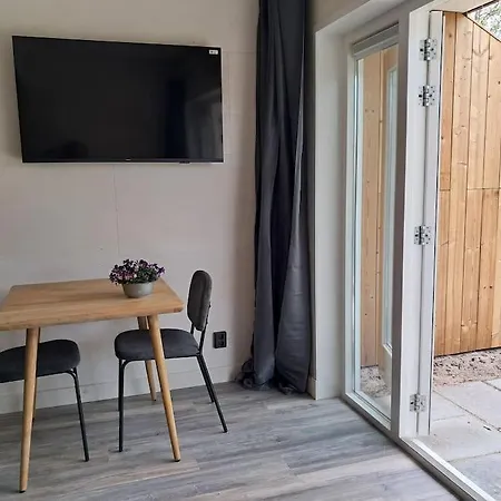 Strandhuisje Freek, 900 M Zee En Vakantiehuis *