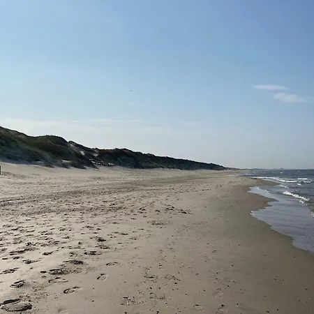 別荘 Strandhuisje Freek, 900 M Zee En