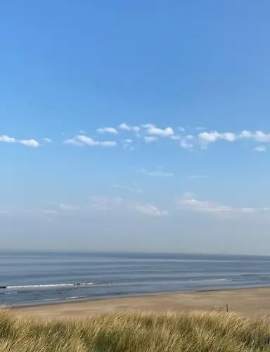 Strandhuisje Freek, 900 M Zee En Дом отдыха Каллантсог