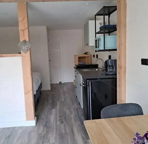 Strandhuisje Freek, 900 M Zee En Каллантсог