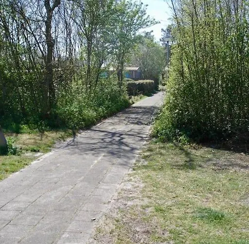 Strandhuisje Freek, 900 M Zee En Дом отдыха *