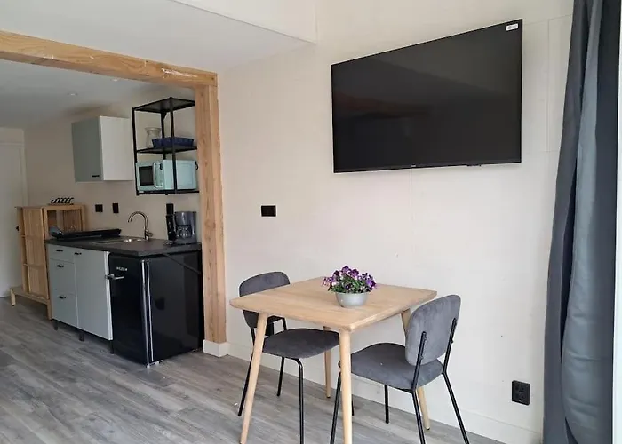 Strandhuisje Freek, 900 M Zee En Ferienhaus