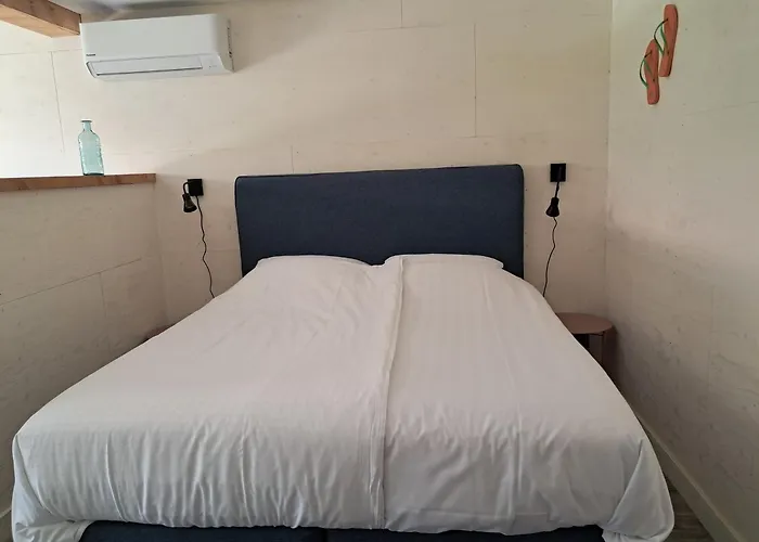 Strandhuisje Freek, 900 M Zee En Ferienhaus Callantsoog